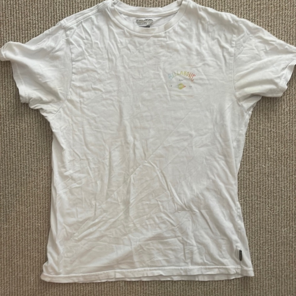 White billabong short sleeve tee